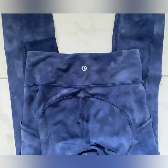 Lululemon - Invigorate 25” - size 4 - Picture 4 of 6